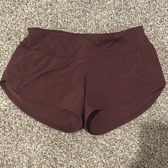 LuluLemon Speed Up Short - Picture 1 of 4